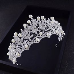 2020 Wedding Crown Fashion Bridal Headpiece Hair Accessories Pearl Bridal Crowns Tiaras Head Jewelry Rhinestone Bridal Tiara Headb207z