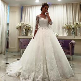 Elegant Ball Gown Wedding Dresses Bateau Neck 3/4 Long Sleeves Appliques Lace Tulle Royal Bridal Gowns Zipper Up