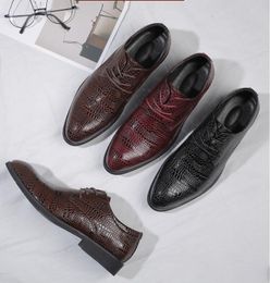 2018 New Style Luxury Italian Men Wedding Black Lace Up Oxford Genuine Leather Crocodile Print Party Business Male Dress Brown Shoes N155