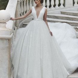 Sexy Deep V-Neck Weddding Dress 2018 Stylish Sleeveless Lace Ball Gown Wedding Dresses Custom Made Sweep Train Vestido De Novia Wedding Gown