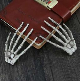 1 Pair Plastic Skeleton Hands Haunted Ghost House Hand Props For Halloween Props Chamber Party Bar Decoration