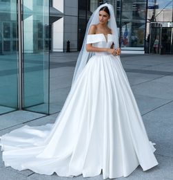 Classy Off The Shoulder Wedding Dresses A Line Sheer V Neck Bridal Gowns Court Train Satin Vestido De Novia With Free Veil 407