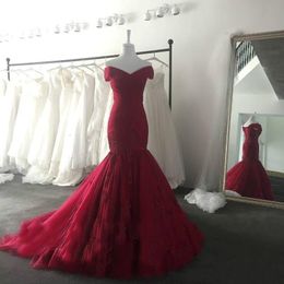 New Cheap Elegant Burgundy Off the Shoulder Evening Dresses Lace Appliqued Sequins Mermaid Prom Dresses Corset Back Vintage Long Sweep Train