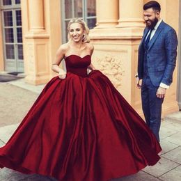 2019 Colourful Wedding Dresses Fit and Flare Burgundy Ball Gown Wedding Dress Sweetheart Sleeveless Floor Length Arabic Bridal Wear Custom