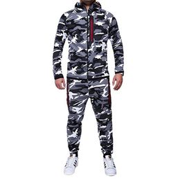 Tracksuit Men Camouflage Hoodies Pants Sets Sweatshirts Hoodies Mens Sportswear Suits jaqueta masculina T-shirt Man's