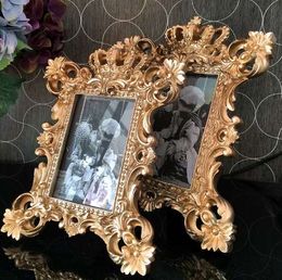 fashion baroque resin photo frame embossed gold plated luxury swing photo frame