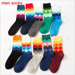 Socks Men Cotton Socks Coloured Diamond Hosiery Fashion Mid Tube Socks Casual Geometry Hosiery Man Sports Outdoor Sock Casual Anklet YL369