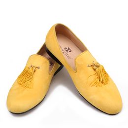 new style handmade yellow Colour men velvet shoes with fashion tassels Party and Wedding men dress shoes male loafers