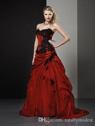 Black and Red Vintage Gothic Ball Gown Wedding Dresses Strapless Lace Appliques Taffeta Colourful Bridal Gowns Country Western Style