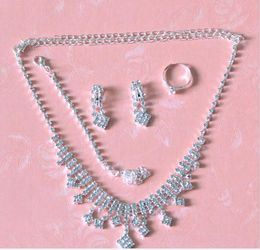 Accessories, brides, jewellery sets, wholesale four piece sets, Korean version, drill chains, wedding dresses, dinner decorations.