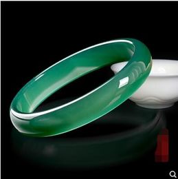 Jadeite ice type Yang green jade medullary bracelet green agate jade bracelet.