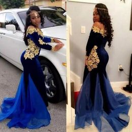 Gorgeous African Prom Dresses Off the Shoulder Blue Velvet Gold Lace Appliques Black Girl Mermaid Evening Party Gowns Sweep Train
