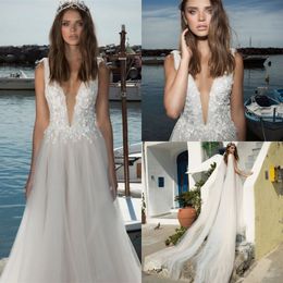 Julie Vino Strandhochzeitskleider, tiefer V-Ausschnitt, 3D-Blumenapplikationen, Brautkleider mit Wickel, maßgeschneiderte Robe de Mari￩e