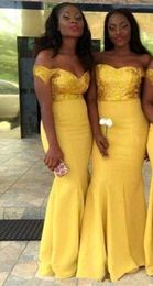 Billig gul paljetterad sjöjungfru junior brudtärna klänningar afrikanska av axel paljetter lång plus storlek bröllopsfest klänning piga av hedersklänningar