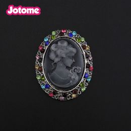 Vintage Queen Head Cameo Brooch Brooches For Women Elegant Silver color Trendy Beauty Crystal Lady Scarf Pins