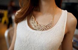 Hot style European and American fashion new fashion show style pearl collar necklace fashionable classic delicate