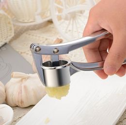 Garlic Presses Tools Zinc Alloy Ginge Garlic Squeeze Tool Crusher Fruit Vegetable Cooking Tools Kitchen Accessories c549