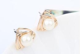 new hot Style Korean simple triangle pearl earring magazine style OL style earrings women fashion classic exquisite