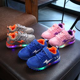 New 2017 Spring/Autumn Patch cool LED lighted children casual shoes high quality Fashion boys girls sneakers cute kids shoes