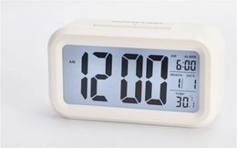 Sveglia Con Illuminazione Notturna : Horreari shop orologio digitale con sveglia trevi sld tavolo