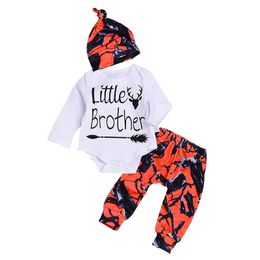 2018 новый малыш для мальчиков устанавливает маленький брат ползунки + длинные брюки леггинсы + шляпа оранжевый камуфляж наряды 3 шт. Комплект одежды для новорожденных