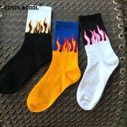 Unisex Hip Hop Design Black White Red Flame Crew Socks Lifelike Jacquard Fire Socks Classic Street Skateboard Long Women