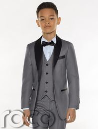 2018 New Design Grey Boys Tuxedo Cheap Three Pieces Boys Dinner Suits Boys Formal Suits Tuxedo for Kids TuxedoJacket pant vest ti2602