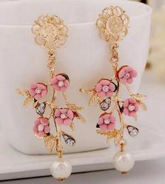 new Hot Korean retro fashion designer European and American style baroque flower branch earrings fashion classic new earrings