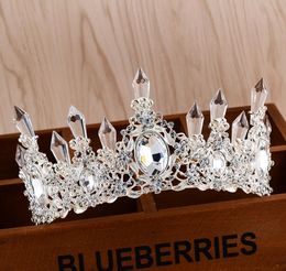 Bridal accessories, hair, wedding dress, accessories, cakes, baking icicles, red and white, large alloy crown.