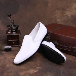 2018 Fashion Black / White Summer Style Soft Moccasins Men Loafers Shoes Genuine Leather Casual Mens Flats Gommino Driving Shoes