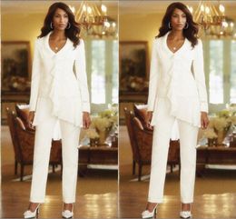 Elegant White Chiffon Mothers Pant Suits Custom Made Ruffles Mother of the Bride Gowns Long Sleeves Summer Formal Jumpsuits