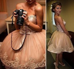 Cute Champagne Short Prom Dresses Sweetheart Pearl Appliques Beaded Tulle Satin Bow Backless Short Party Dresses Ball Gown