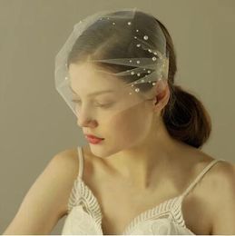 2019 Spring Stunning Pearls Bridal Birdcage Veils Little Flowers Tulle Short Wedding Veils Mesh Headpieces with Small Comb