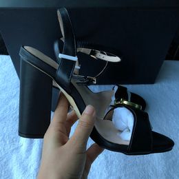 19ss высокое качество европейские дамы сексуальный стиль бренда обувь натуральная кожа женские кожаные сандалии дизайнер имеет тег женская мода на высоких каблуках 10 см