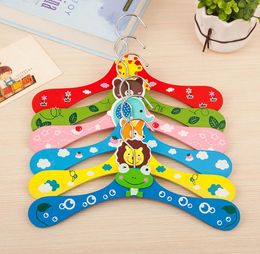 Free shipping 300pcs New Cute Cartoon Animals Wooden Kids Clothes Hanger Baby Children Hanger 6 Styles SN637