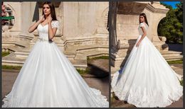 2020 New Short Sleeves V Neck Lace A Line Wedding Dresses Tulle Applique Beaded Sash Floor Length Outdoor Wedding Bridal Gowns Vestidos 467