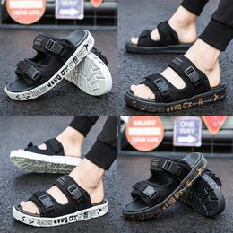 2018 Zusammenstellung Hausschuhe Sommer-Herrenschuhe Flip-Flops für locker sitzende Herren-Strandpantoffeln, Gummi-Flip-Flops Outdoor-Massage-Herren-Sandalen