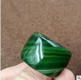 2018 Boutique Green Chalcedony Agate Puller Green Agate Ring Jade Ring Wholesale Cheap
