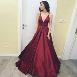 Modest Elegant Burgundy Red Satin Evening Dresses Deep V Neck Spaghetti Straps Ruched Floor Length Backless Prom Dresses Simple Formal
