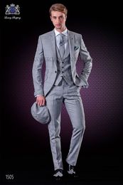 2018 Italian Men Suit Business Custom Made Light Grey Formal Dress Men Wedding Suits Groom Tuxedos For Men Tailcoat (Jacket+Pant+Vest+Tie)