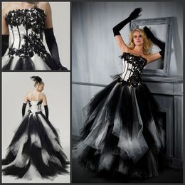 Vintage Black and White Gothic Ball Gown Wedding Dresses Strapless Corset Top Lace Applique Tull Skirt Bridal Gowns