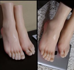 New Style Silicone Realistic Foot Mannequin Lifelike Foot Mannequin Foot Maniqui On Sale