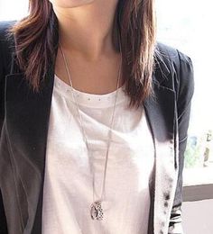 Hot style Elegant and elegant sweater chain black and white point set with double ring and double ring necklace sweater chain is fashionable