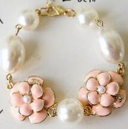 hot style Camellia pearl bracelet with gilt edge small Daisy multi-layer oil dripping flower core fashion classic delicate elegance