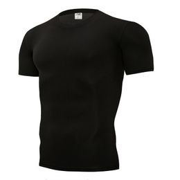 A man who Practises tight fitting clothes.Quick drying breathable fabric, running fitness clothes T-shirt