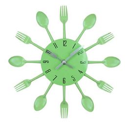 Cutlery Design Wall Clock Metal Colourful Knife Fork Spoon Kitchen Clocks Creative Modern Home Decor Antique Style Wall Watch