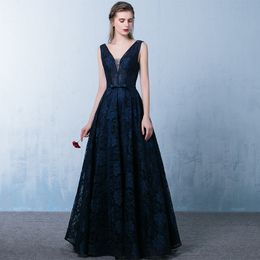 Sexy Lace Evening Dresses Dark Navy V-Neck Sleeveless Backless Floor Length Prom Dresses Lace Evening Gowns