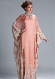 2018 New Chiffon Kaftan Dubai Arabian Evening Dress Long Sleeves Appliques Lace Fitted Muslim Mother of the Bride Dresses Plus Size