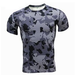 2018 Summer Green Camo camisa de las camisetas de los hombres de Crossfit de compresión manga corta GIMNASIOS camisetas MMA aptitud del Top Tees