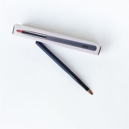 BITE BEAUTY LIP BRUSH - 100% Weasel Hair Expert and Precision Lipstick Blender Brush - Beauty Makeup Brush